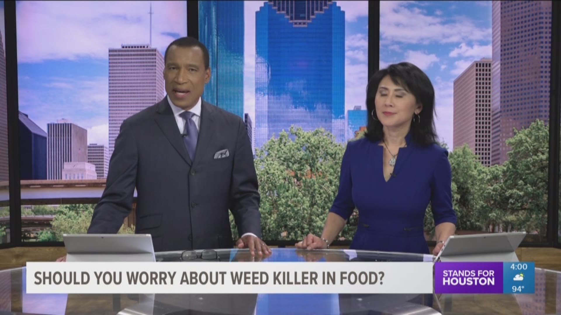 Top headlines include "Should You Worry About Weed Killer in Food?" and "Remembering Aretha Franklin".