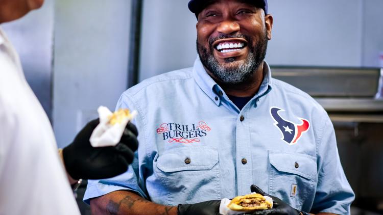 Houston Texans draft Bun B's smash hit Trill Burgers for 2023 NRG Stadium home  games - CultureMap Houston