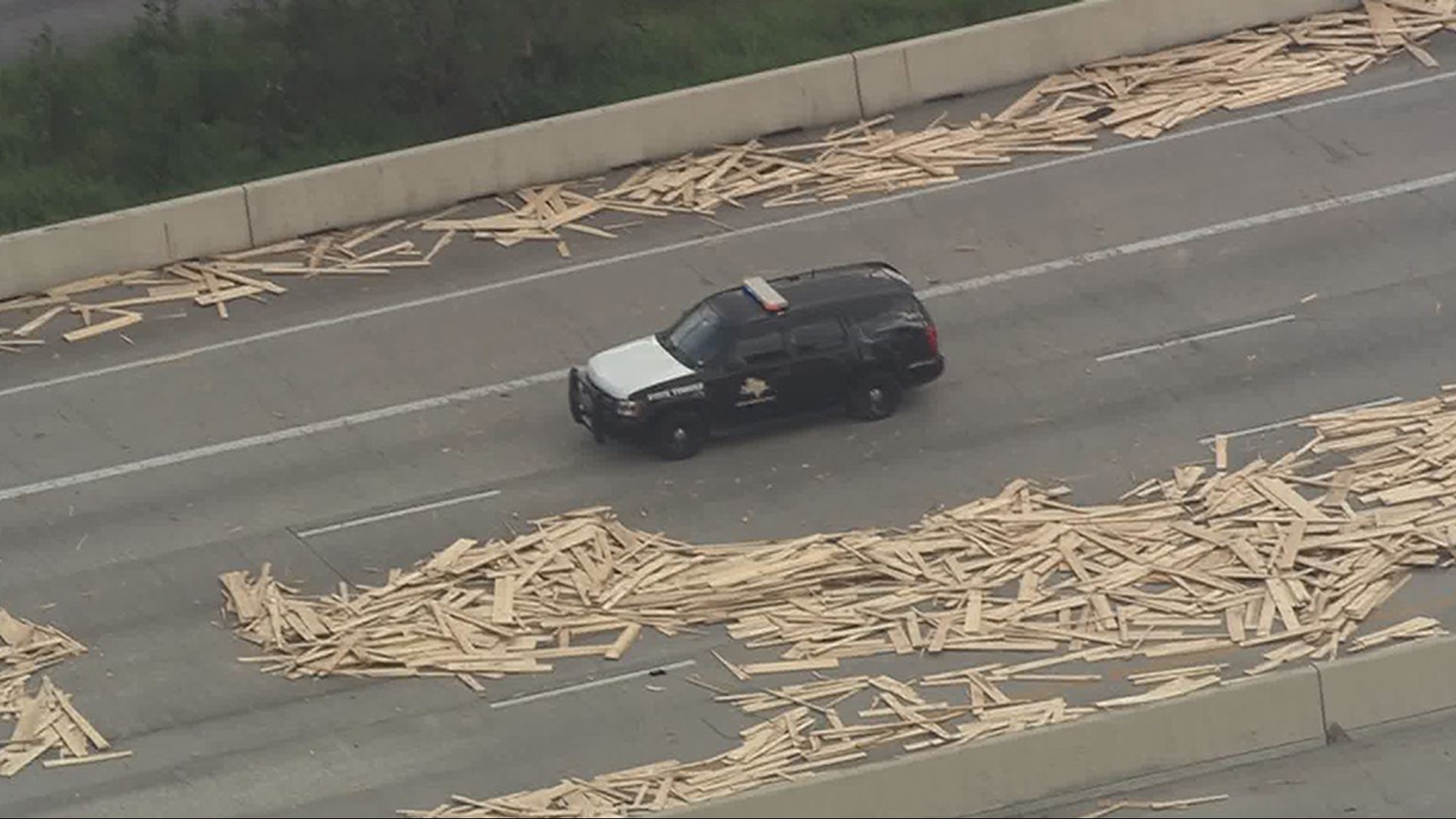 Photos 13vehicle accident blocks northbound lanes of Eastex near