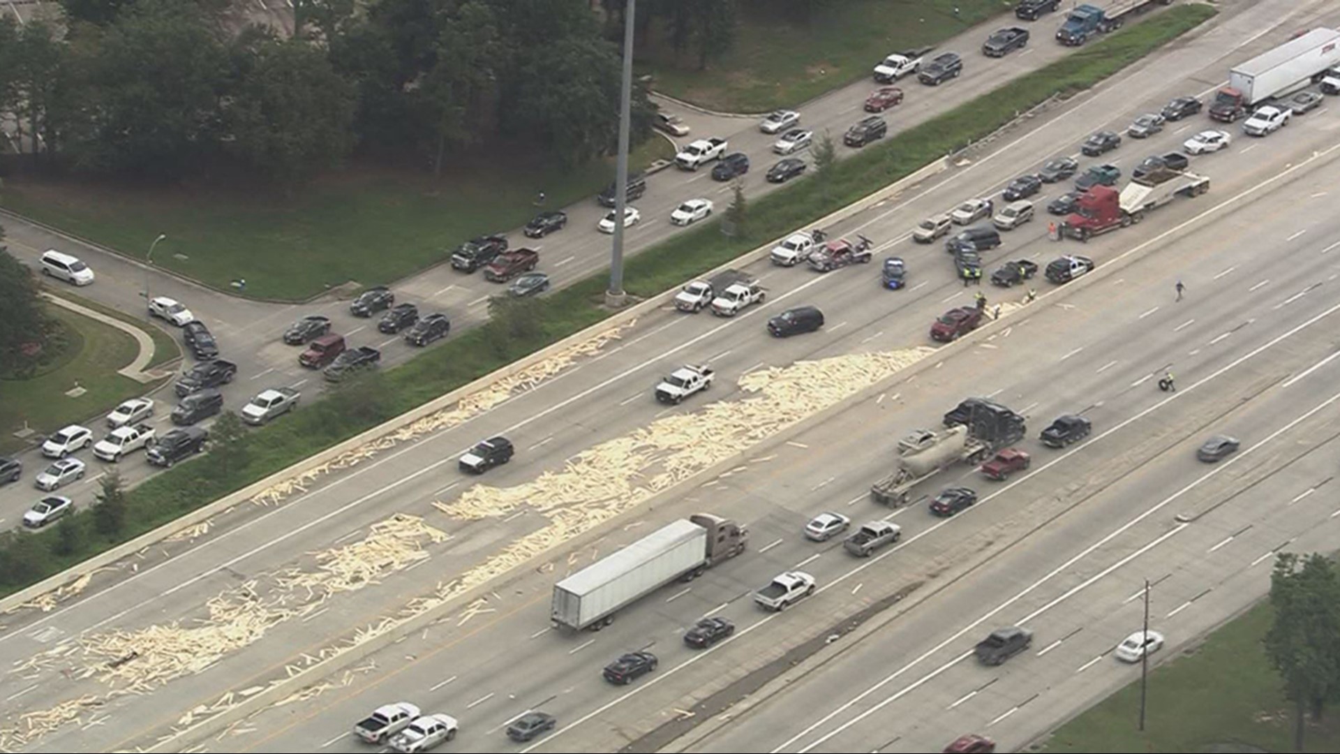 Photos 13vehicle accident blocks northbound lanes of Eastex near Kingwood