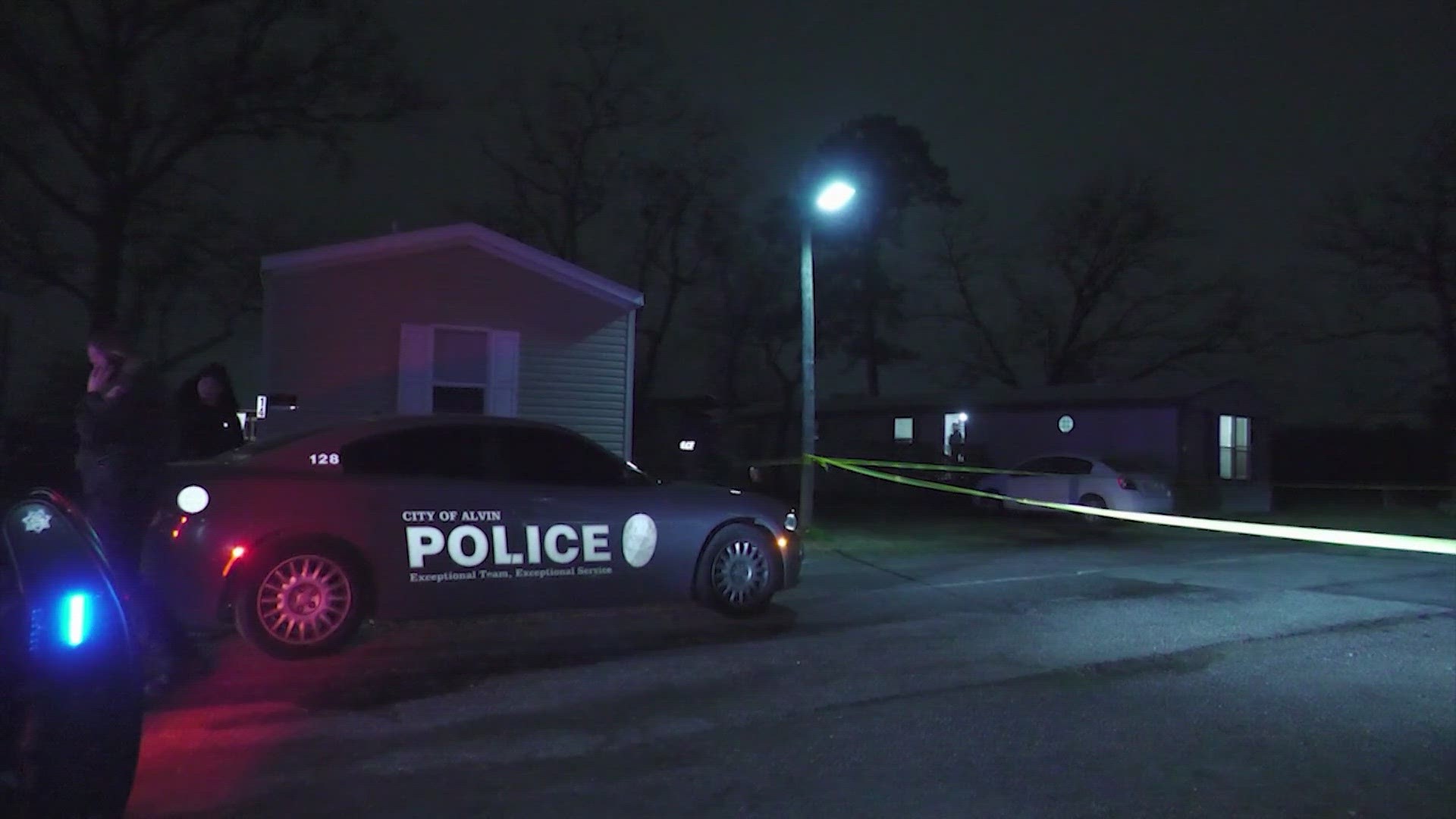 Deadly shooting at Alvin, Texas mobile home