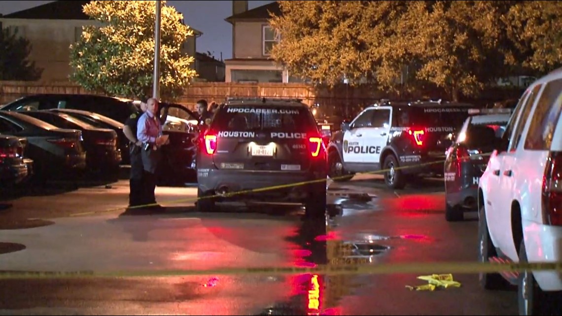 Man Shot To Death At Apartment Complex In SE Houston | Khou.com