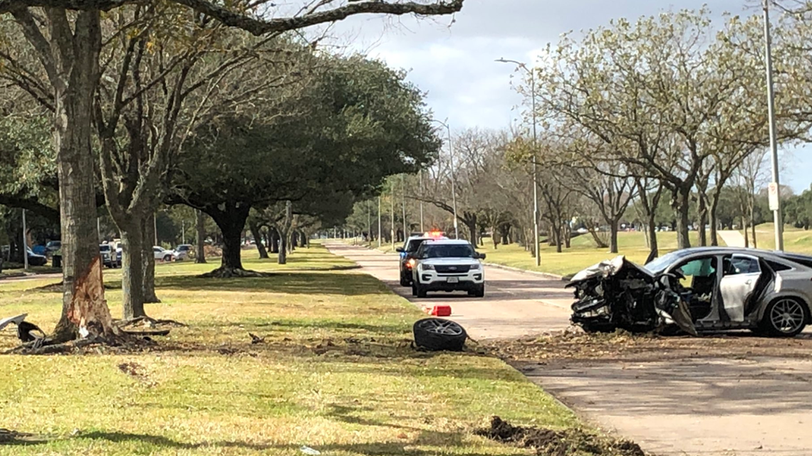HPD: Multiple people injured in major accident on S. Braeswood - Vimarsana News