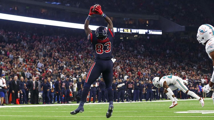 Watson throws 5 TDs as Texans beat Dolphins, 42-23