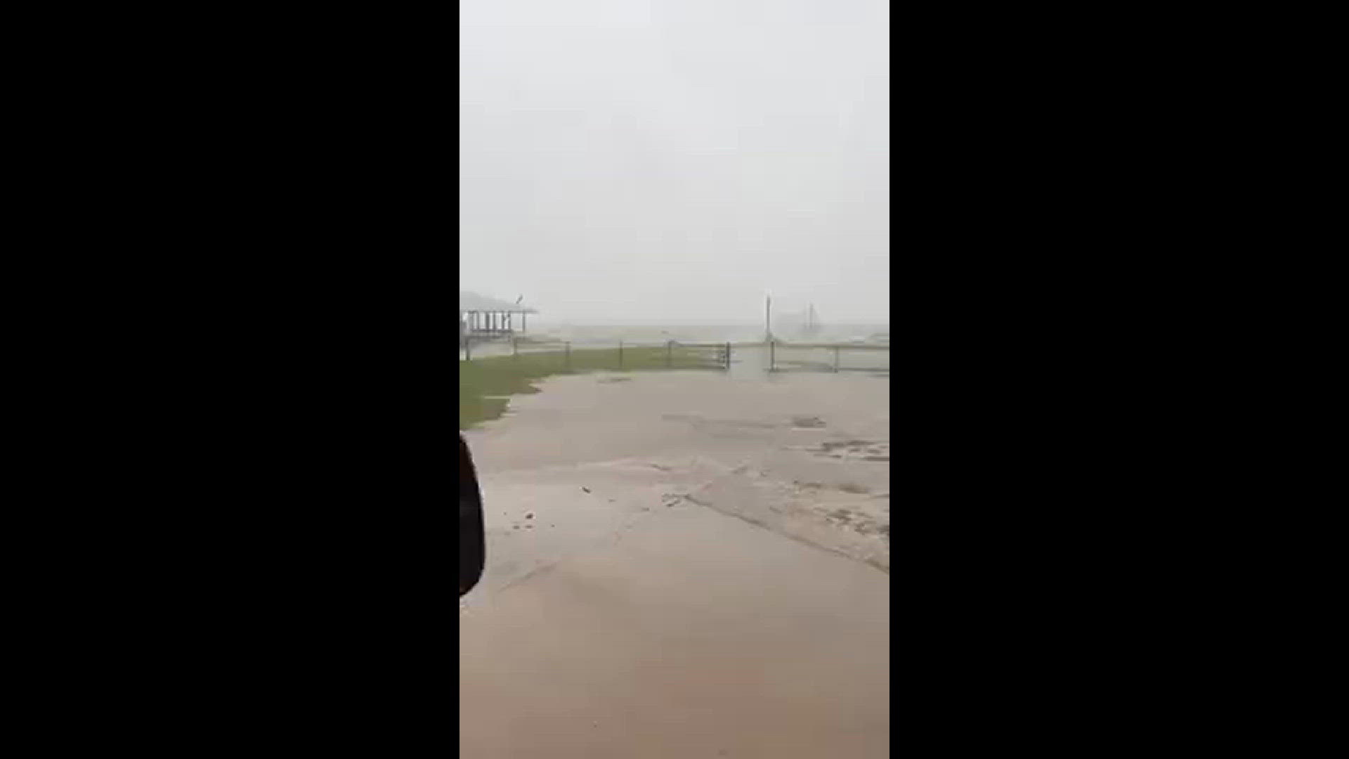 Waves crashing at Lake Livingston as Hurricane Beryl moves through Monday morning.
Credit: Marliyn