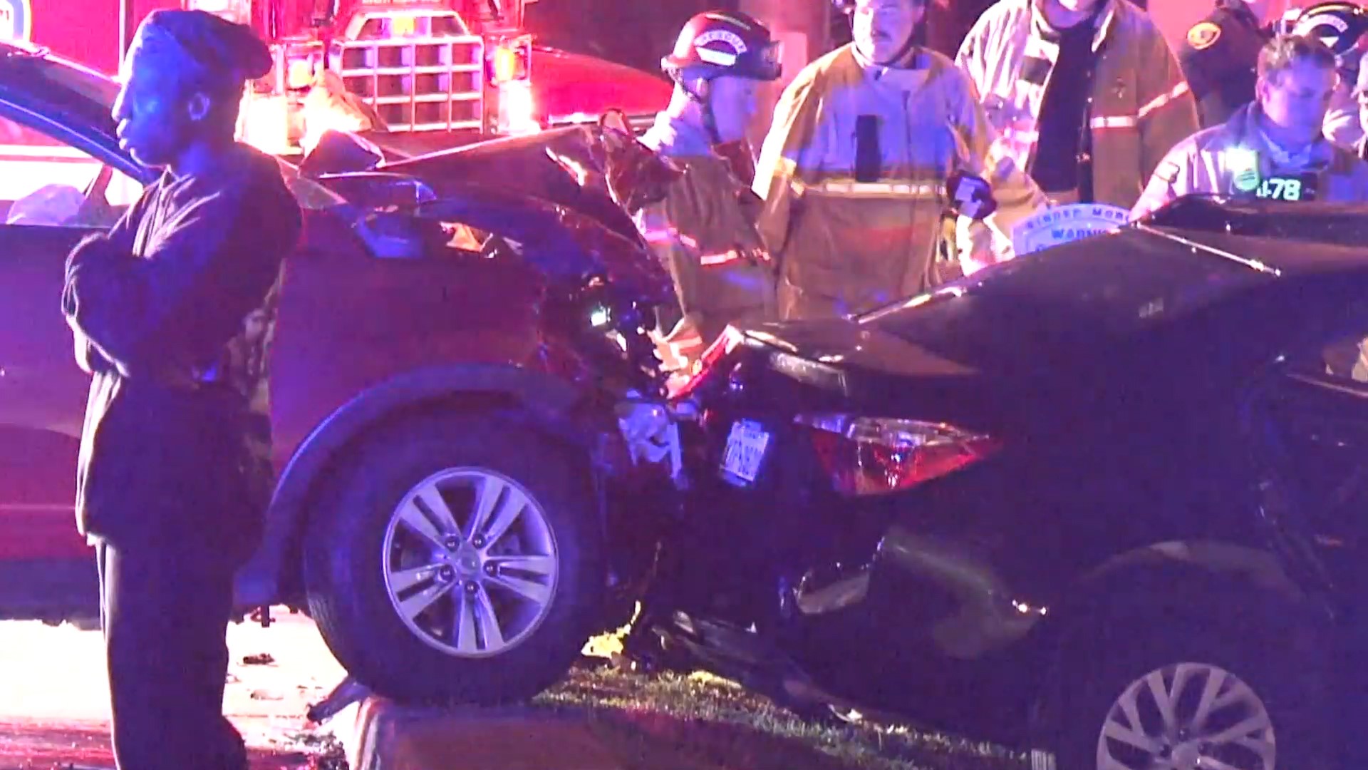 Driver runs red light, dies in crash on Highway 6, police say | khou.com