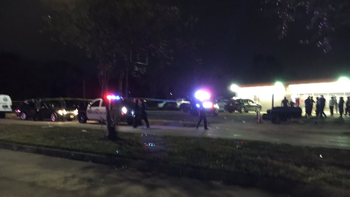 1 dead, others injured from shooting at block party in north Houston