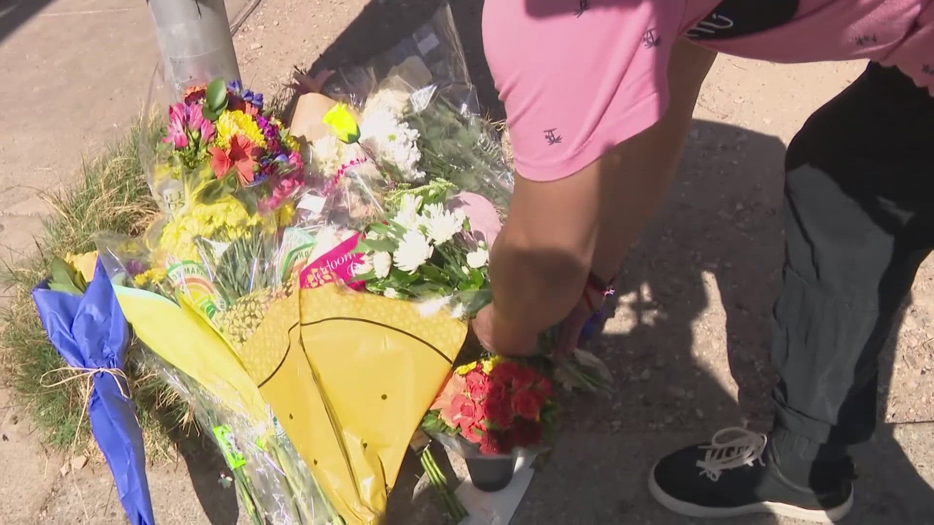 Flowers and tributes grow for victims of Austin mass shooting | khou.com