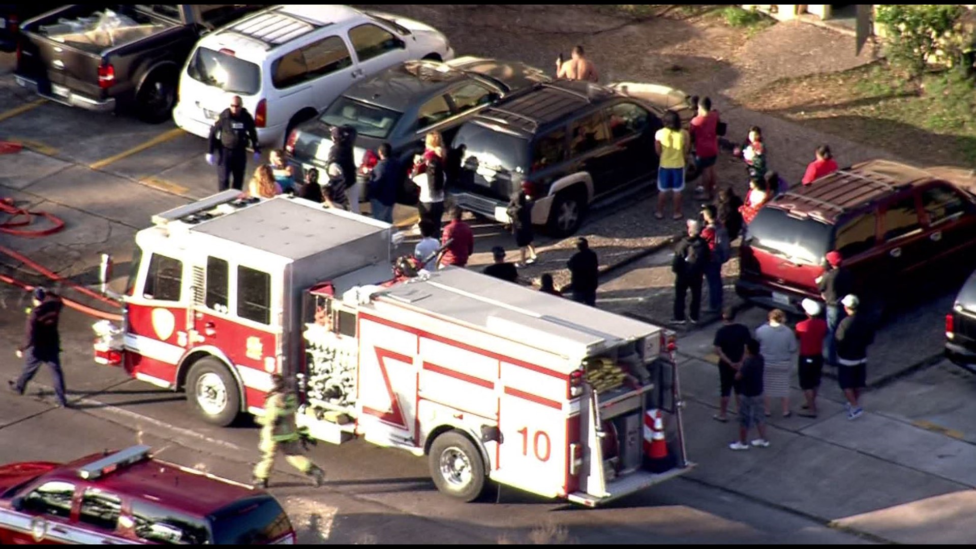 Boy killed, 3 others hurt in southwest Houston apartment fire | khou.com