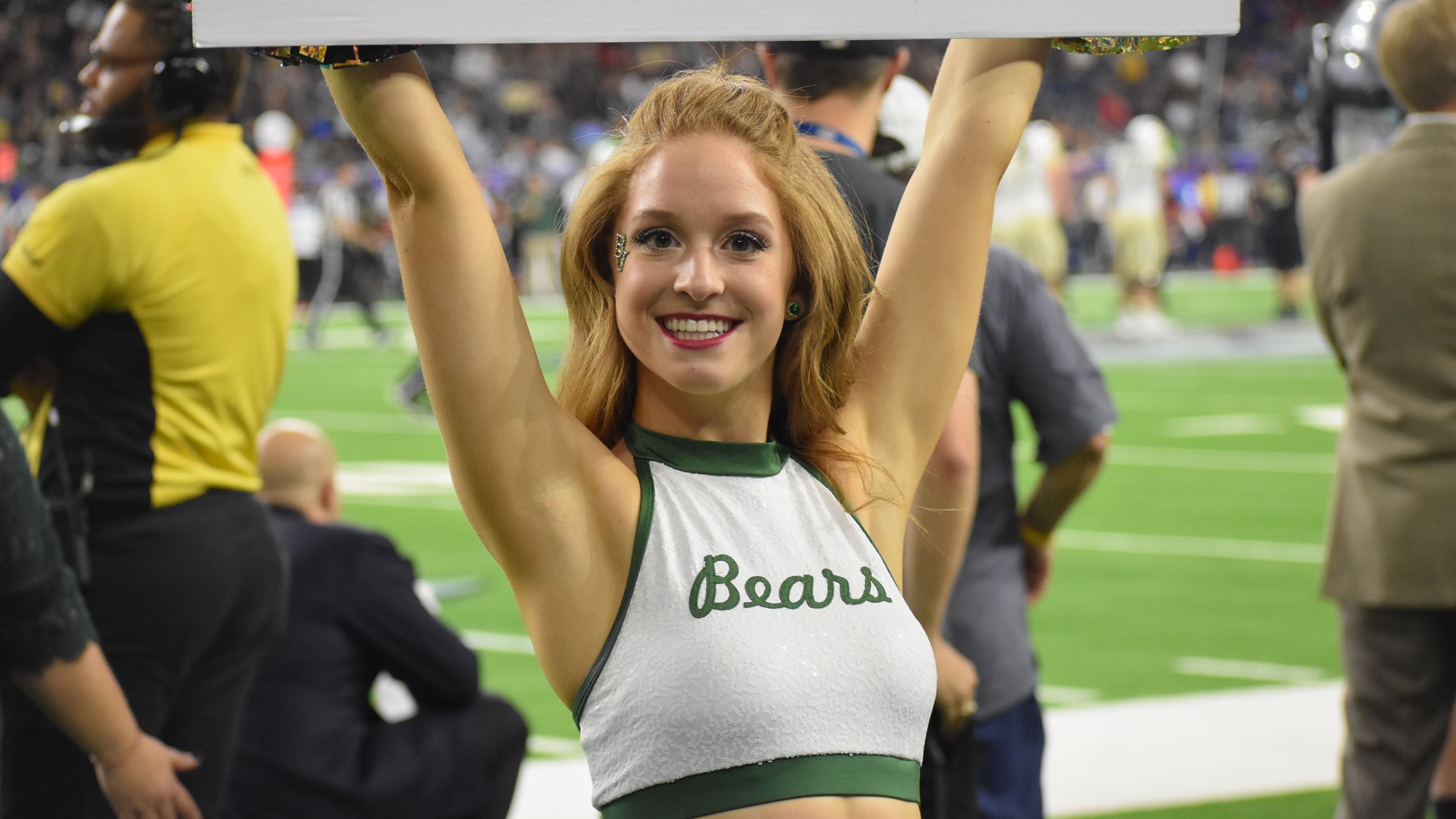 Photos Baylors Cheerleaders Dance Team And Marching Band At 2018 Texas 