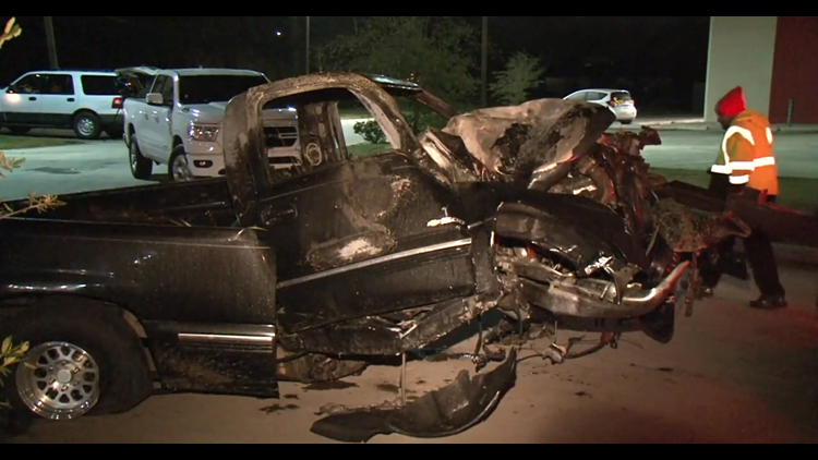 Man dead, 2 others injured after pickup truck crashes into tree in SE ...