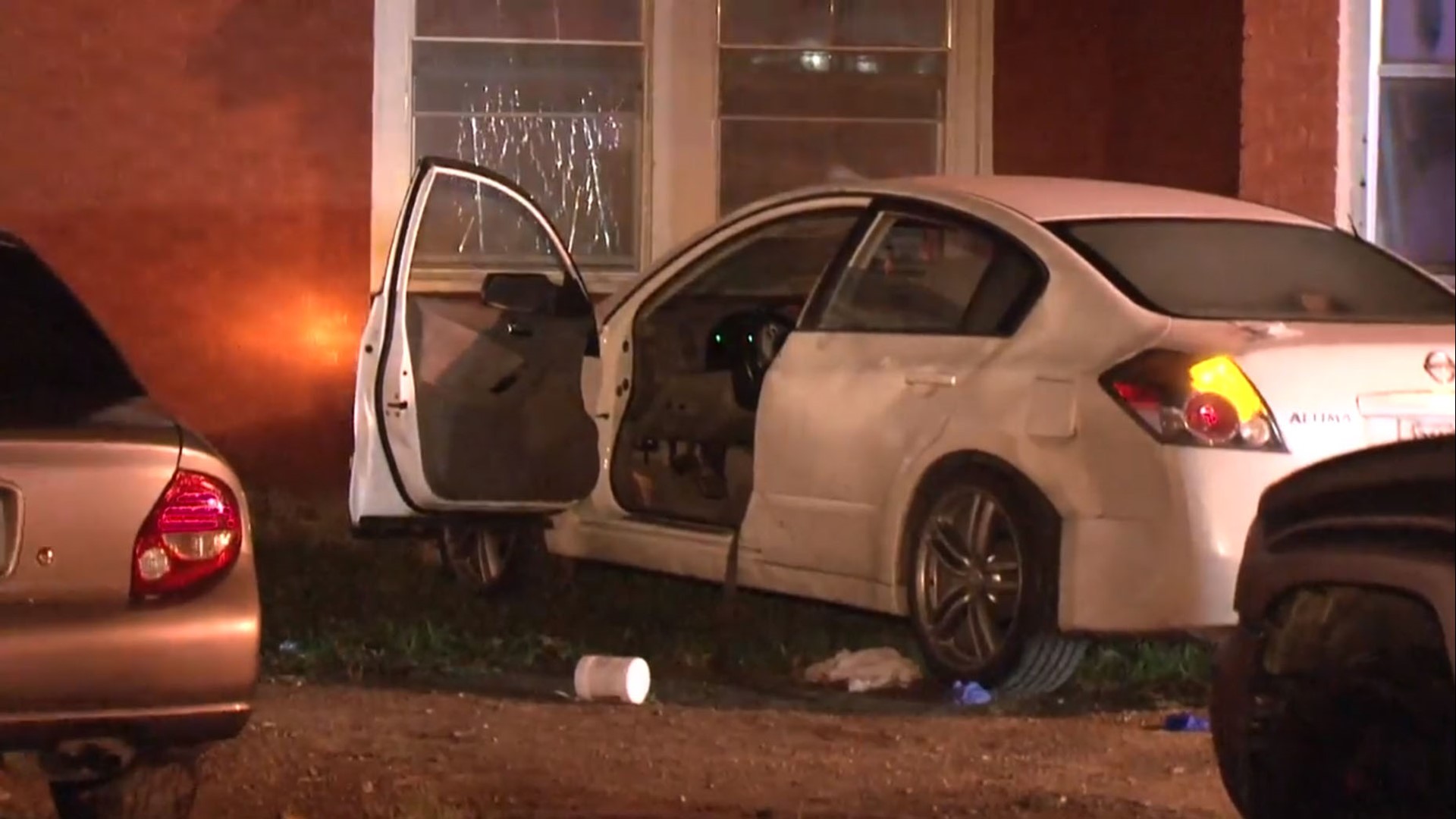 Driver crashes car into building after being shot in southwest Houston ...