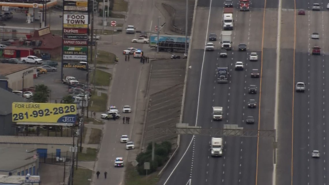 Man in wheelchair dies after being struck by 18-wheeler along East ...