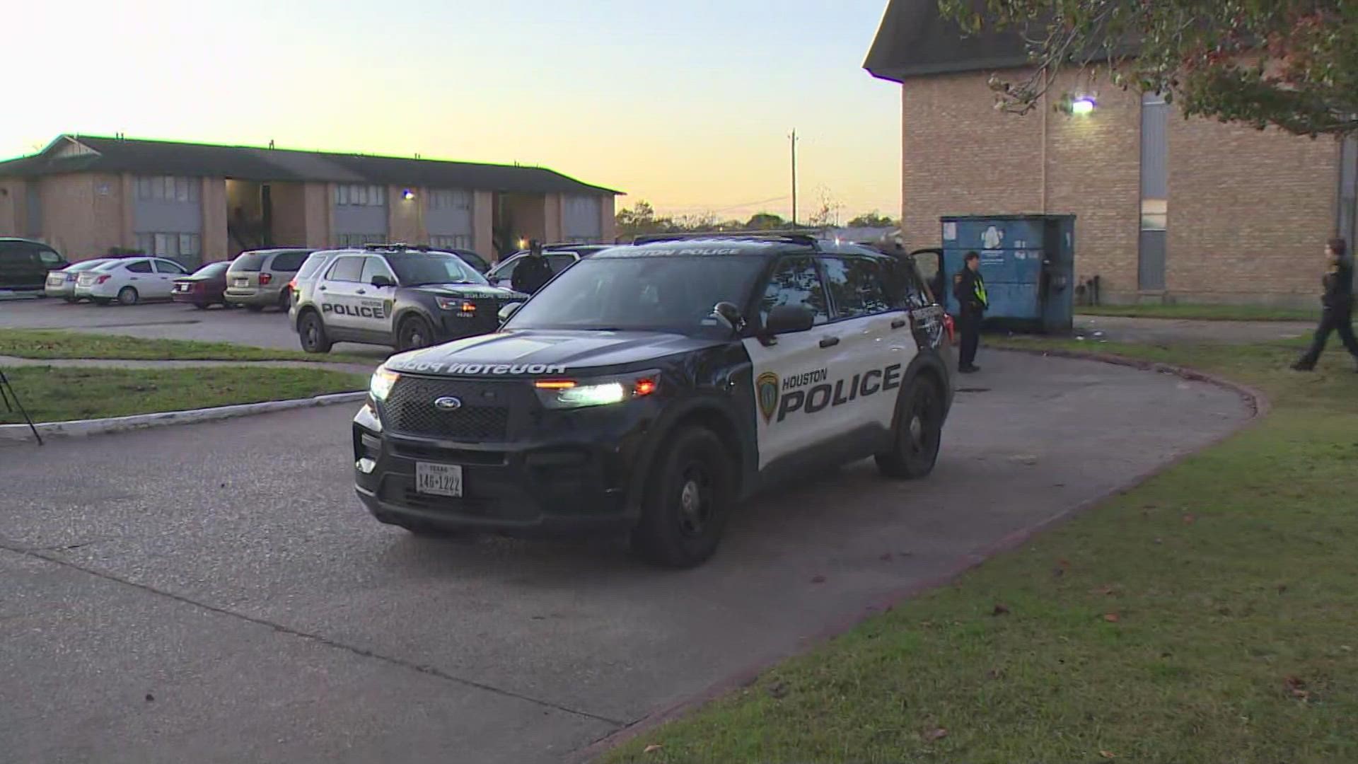 A woman died after she was shot in the back on the south side Thursday morning, according to the Houston Police Department.