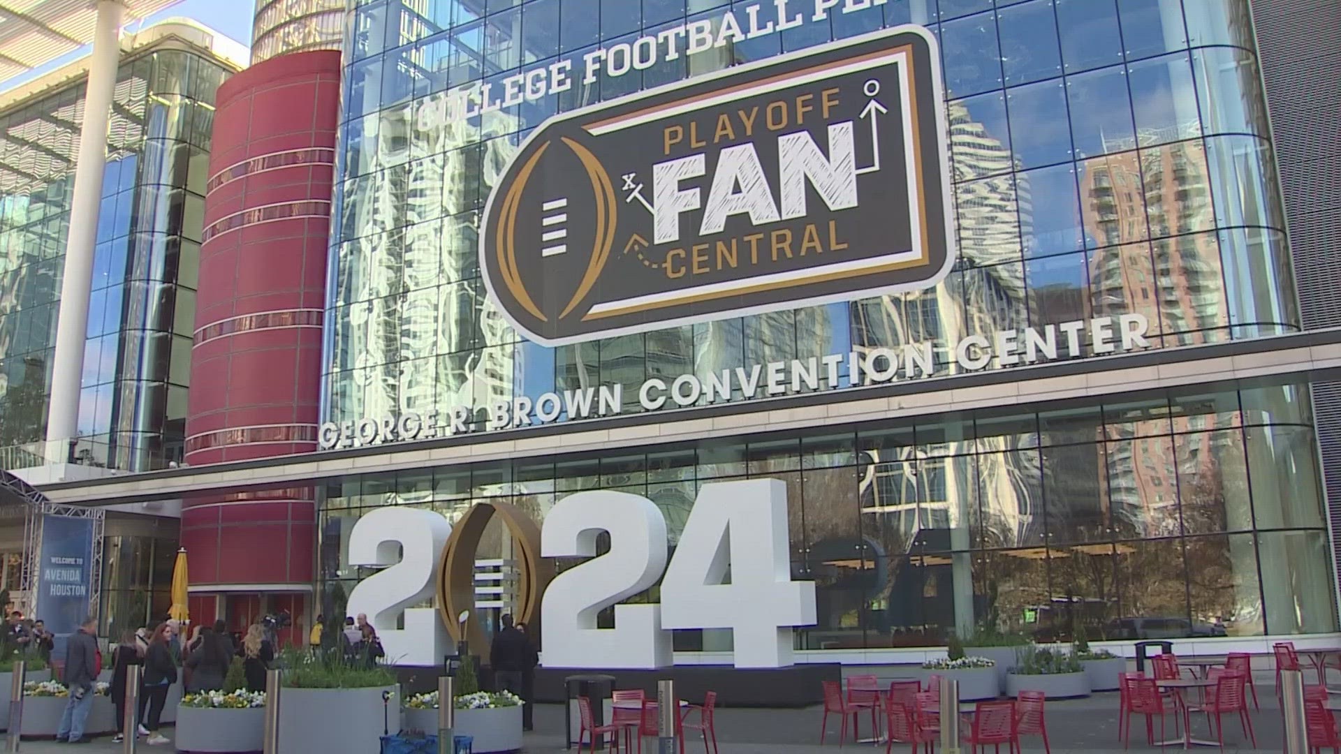 Businesses in Houston are preparing for a busy weekend ahead of Monday's big game.