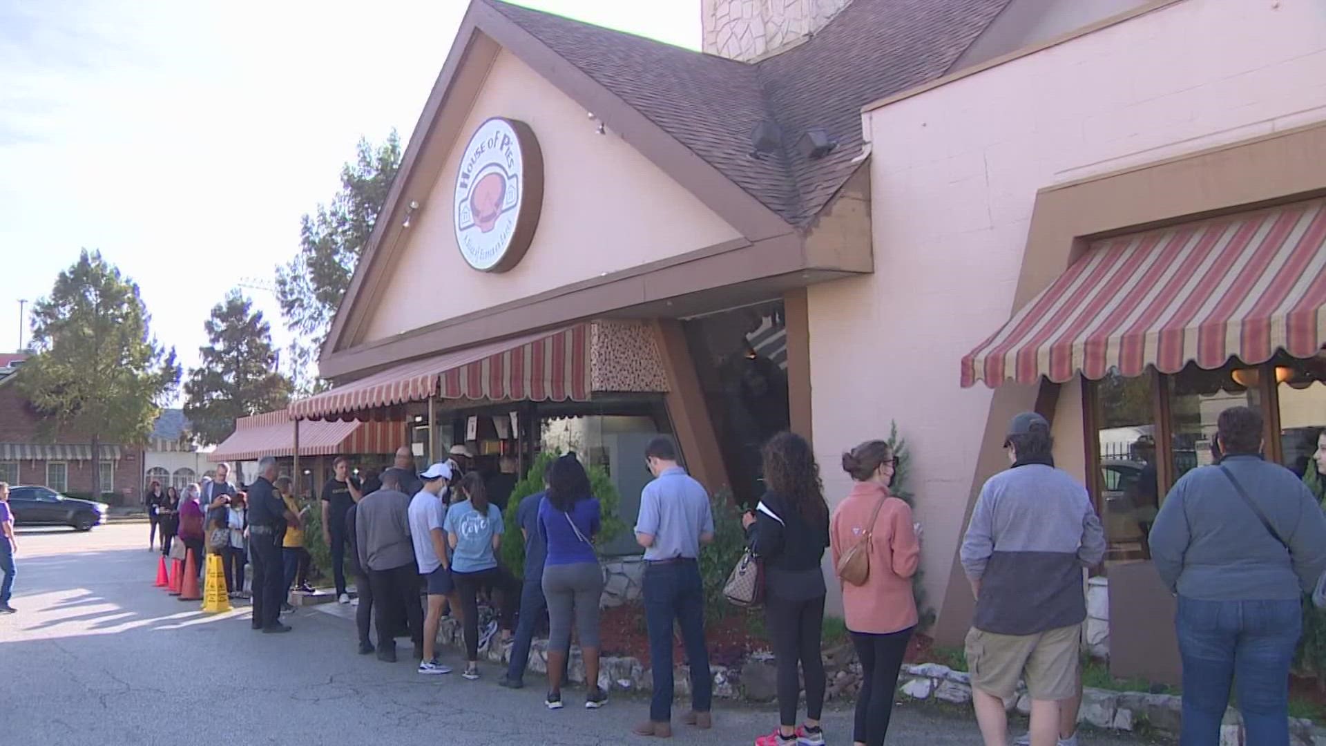 Houstonians have made a tradition out of waiting to buy pies from stores across the city.