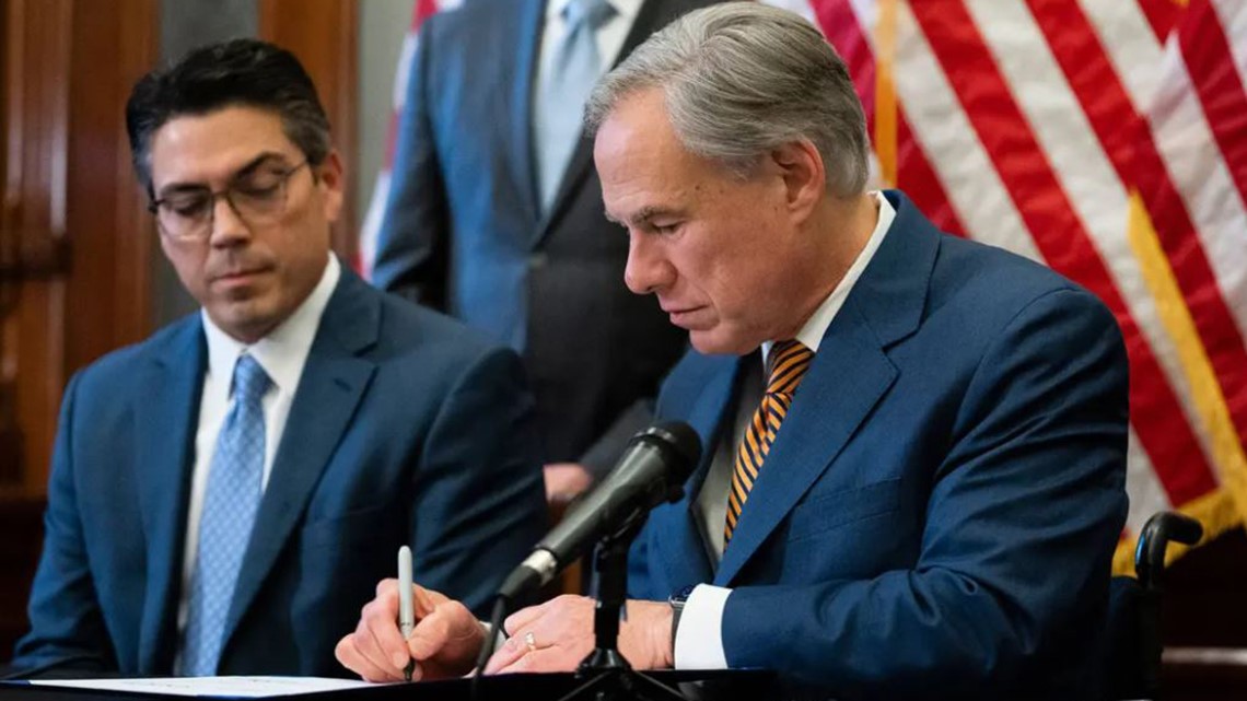 Gov. Greg Abbott orders state troopers to target vehicles with migrants