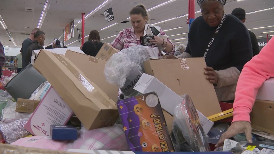 Digging for deals: How Houston shoppers are scoring $10 iPhones and $1 Apple Watches