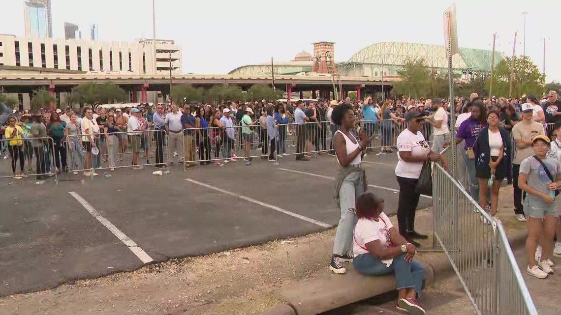 Team coverage Harris to address supporters in Houston hours after