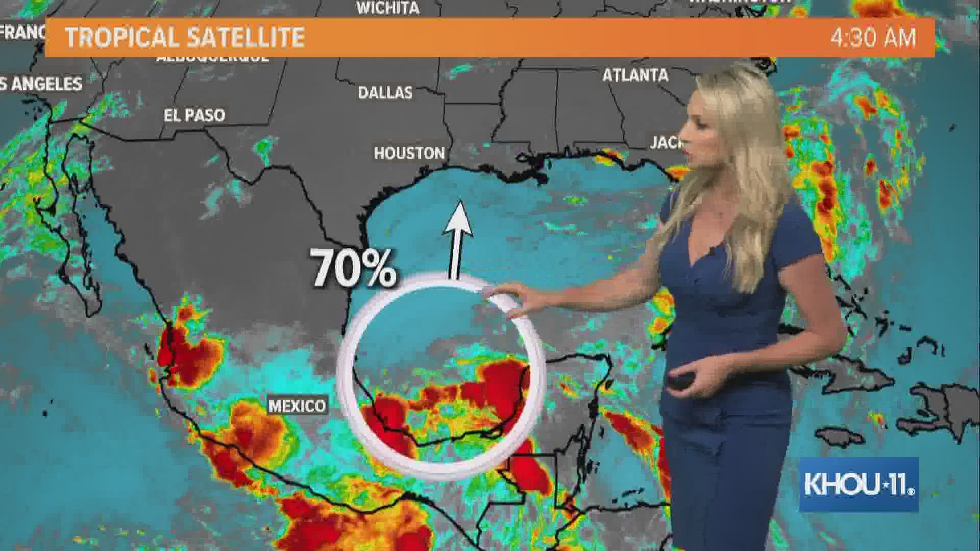 Weather Update Houston Will Be Hot With Scattered Light Showers Latest On Gulf Disturbance Khou Com