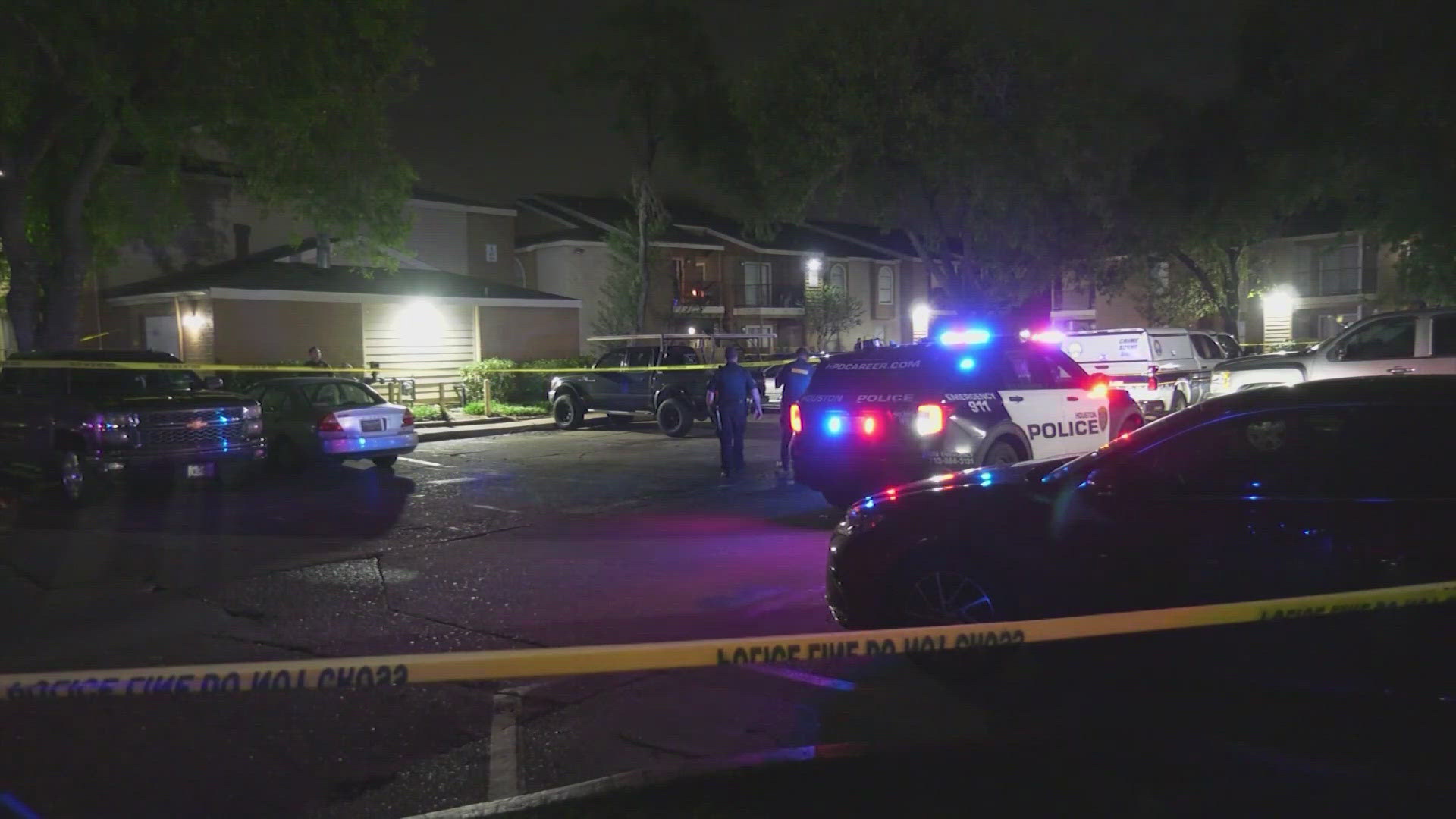 Houston police searching for suspect in deadly triple shooting | khou.com
