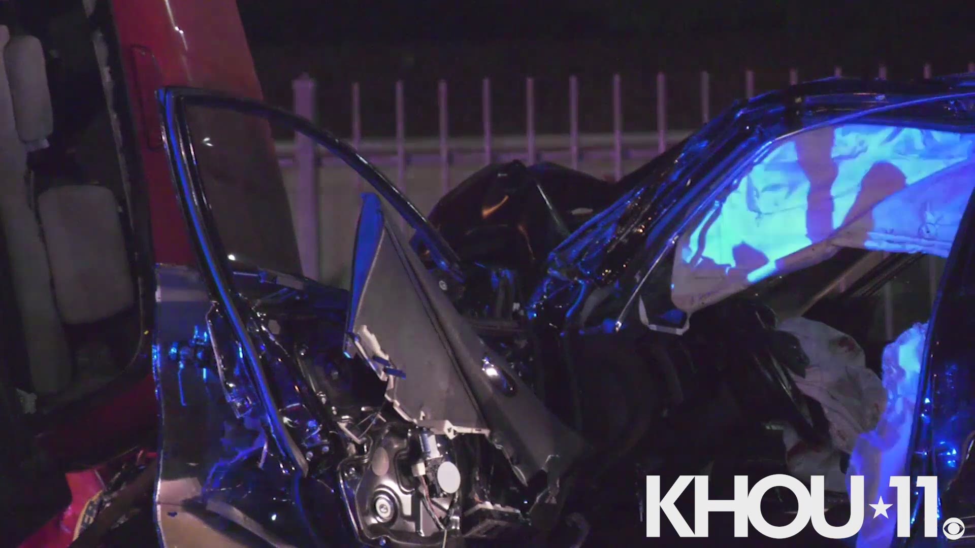 Houston crash: 1 dead, 1 injured after car crashes into tree on S. Dairy  Ashford