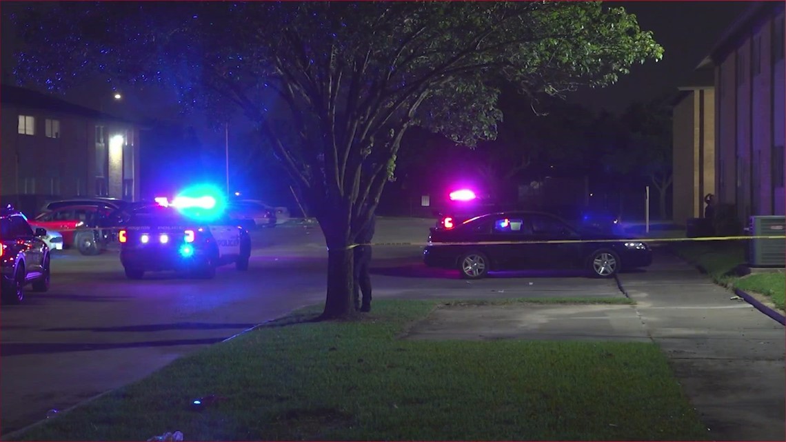 2 Shot, Including 13-year-old, At Southeast Houston Apartments | Khou.com