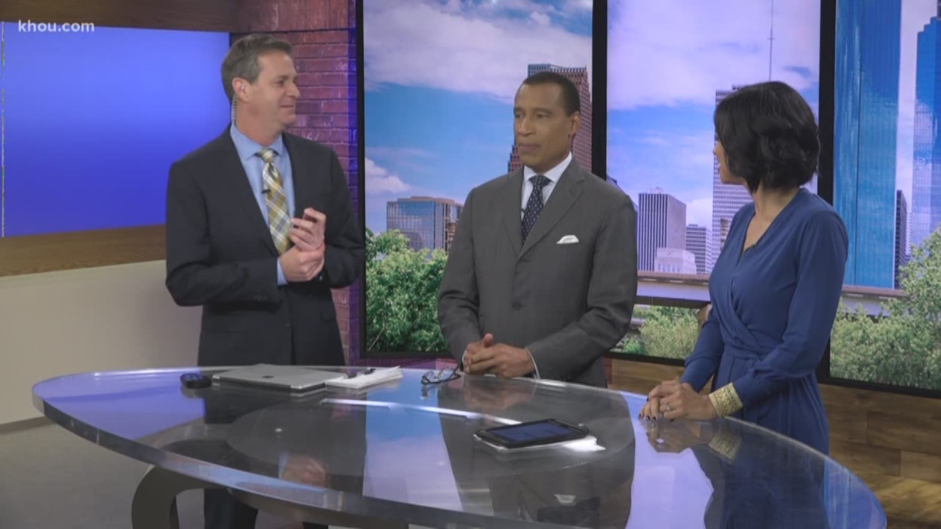 KHOU Meteorologist David Paul talks with Len and Mia about sweaters and furry boots.