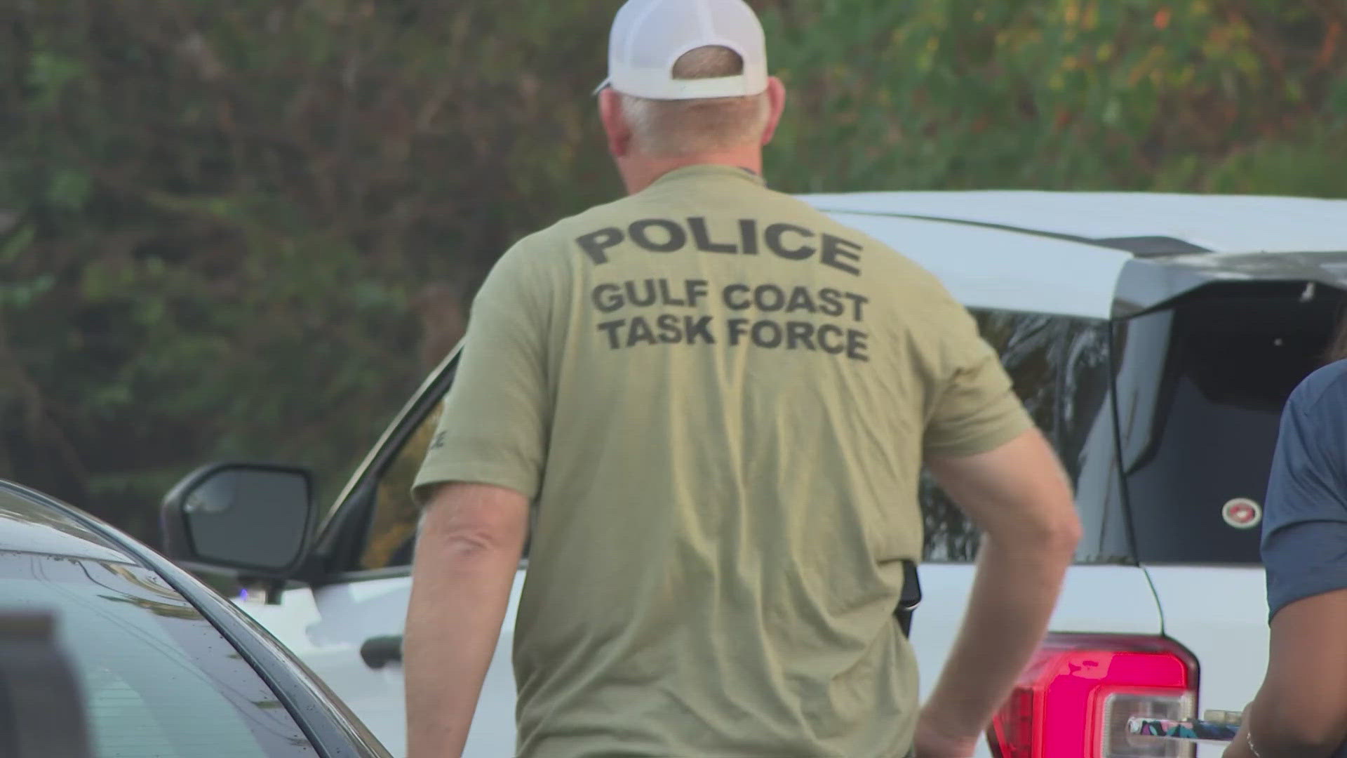 The sheriff said the Gulf Coast Violence Offenders Task Force was serving a domestic violence felony warrant for aggravated assault on a 26-year-old man.