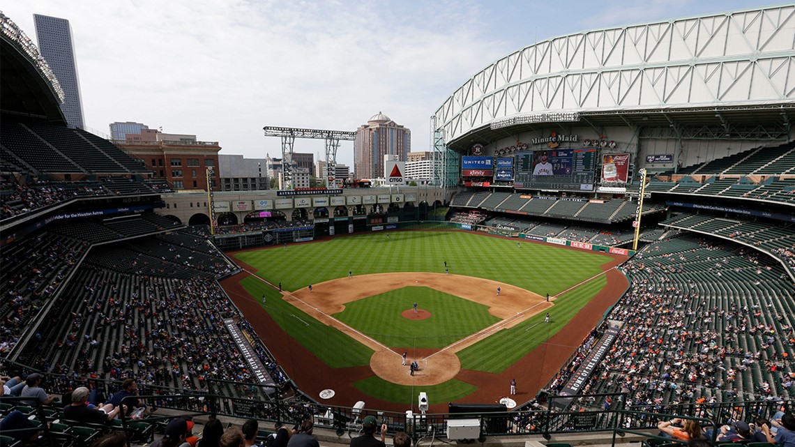 Houston Astros want the retractable roof at Minute Maid Park closed for  Games 3, 4 and 5 - Los Angeles Times
