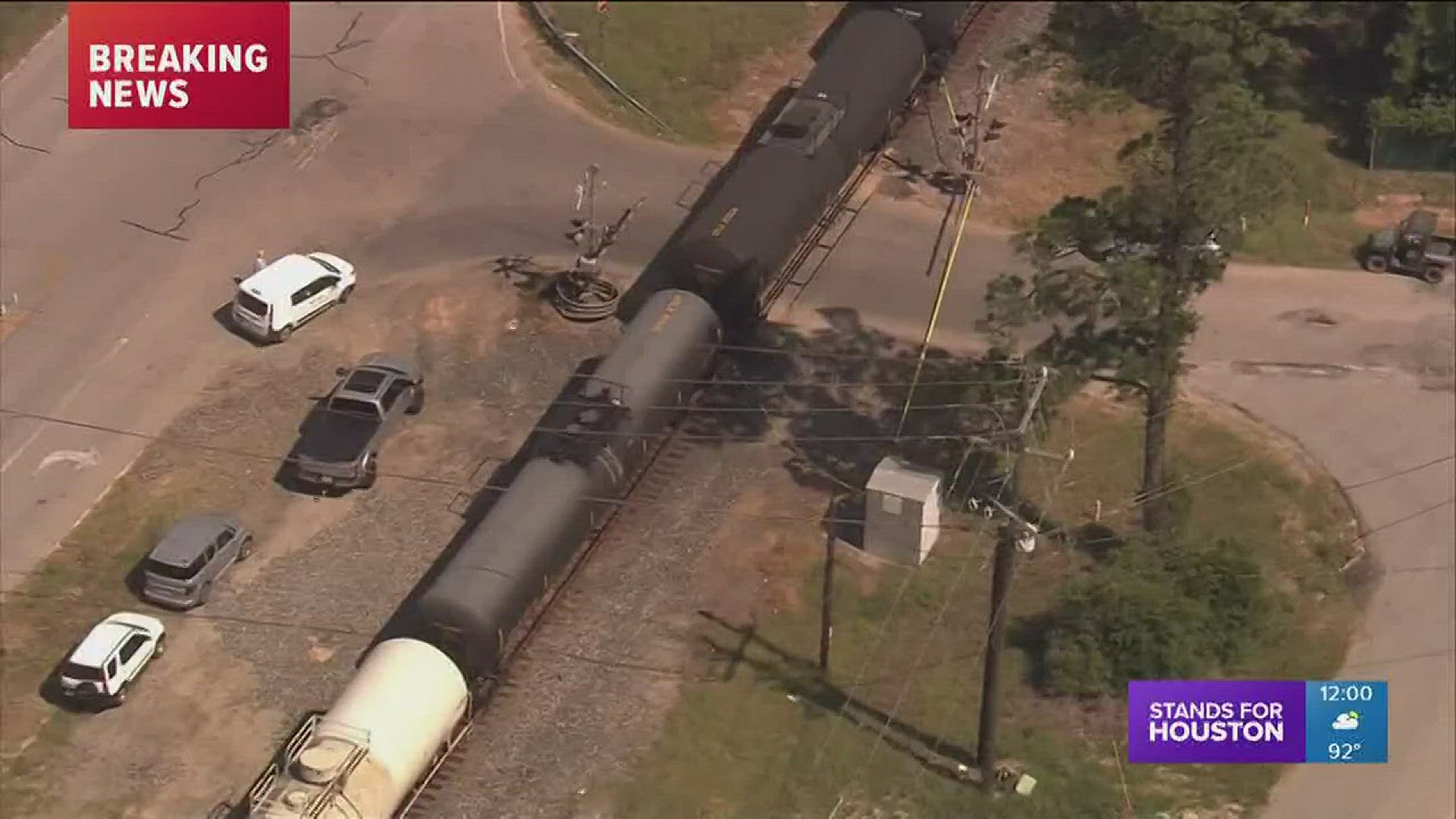 Pedestrian dies after being struck by train in Montgomery County | khou.com