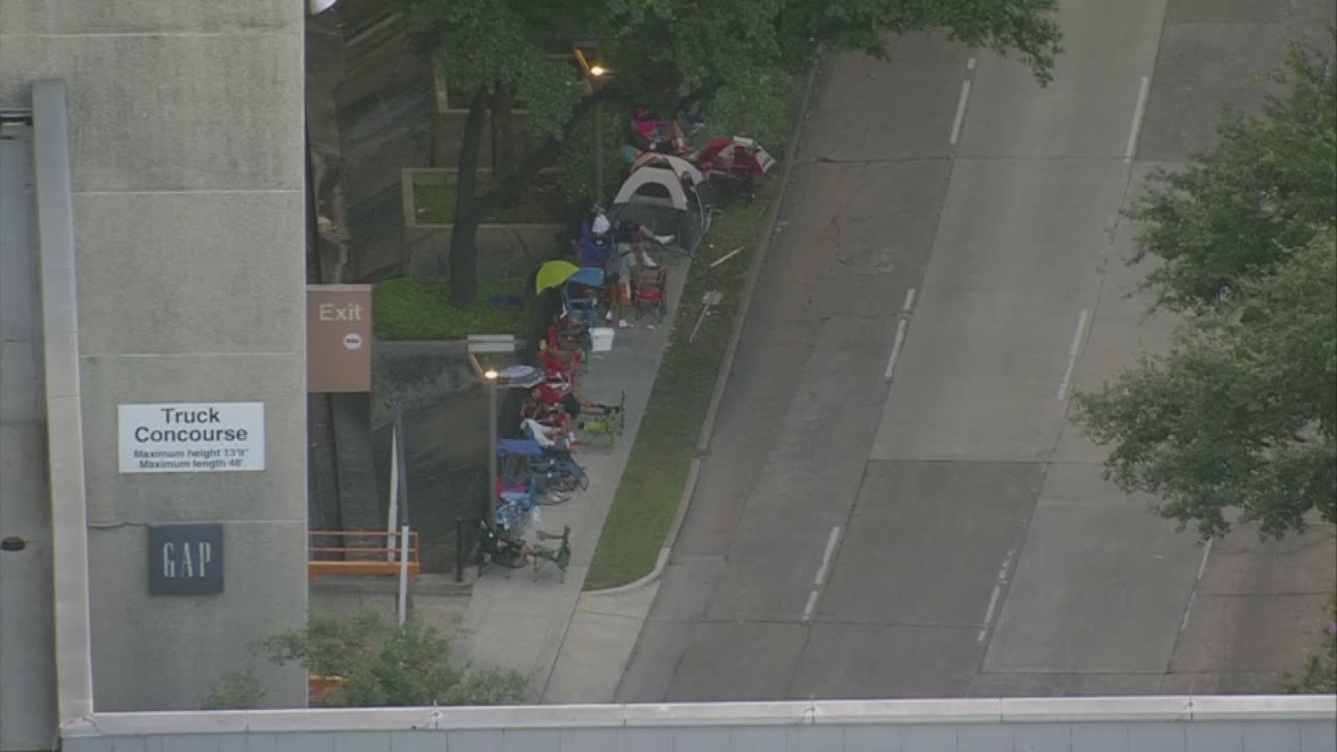 WATCH: People camping out for Louis Vuitton pop-up shop in Galleria area | comicsahoy.com