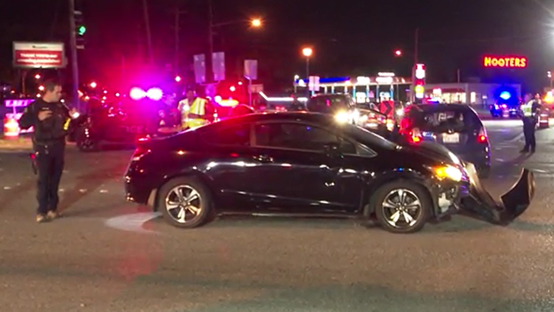 Crash sends Seabrook police officer to the hospital