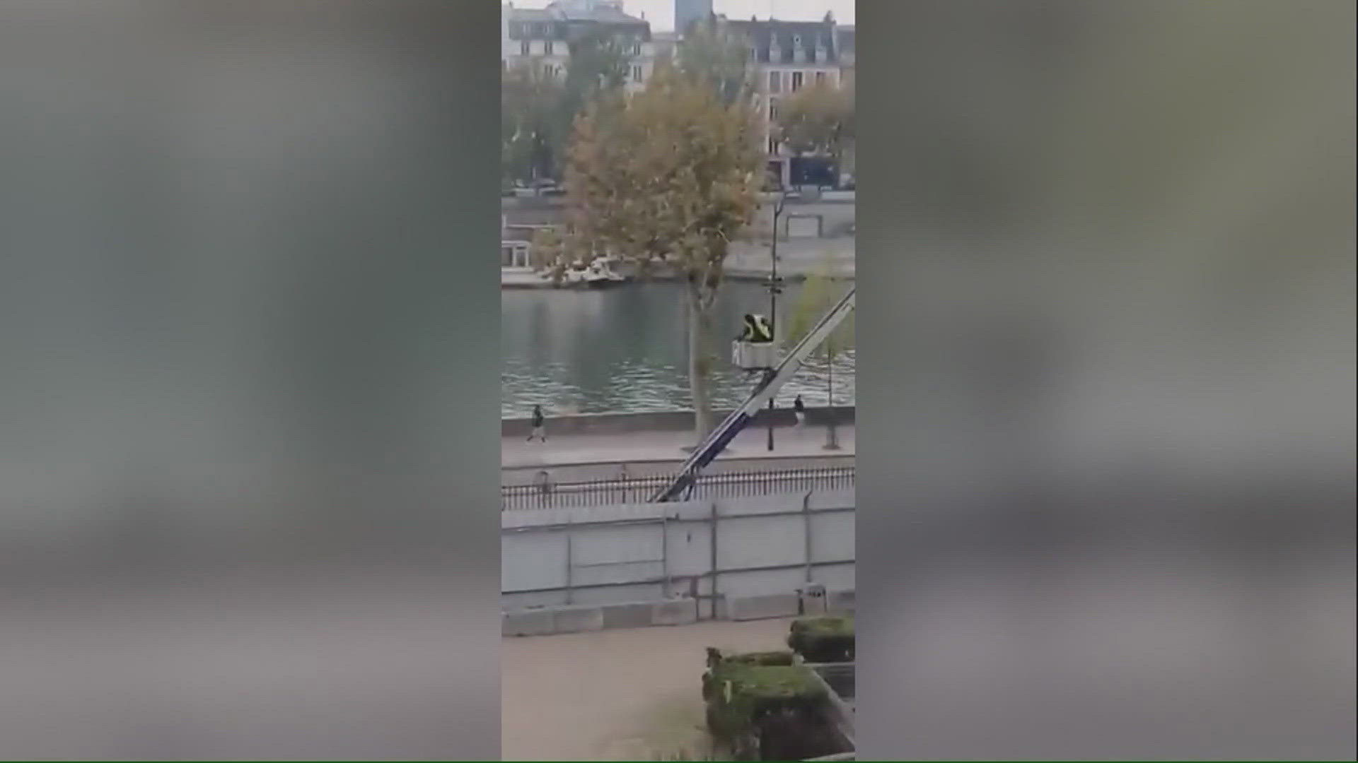 New video shows thieves escaping Louvre heist with priceless jewels ...