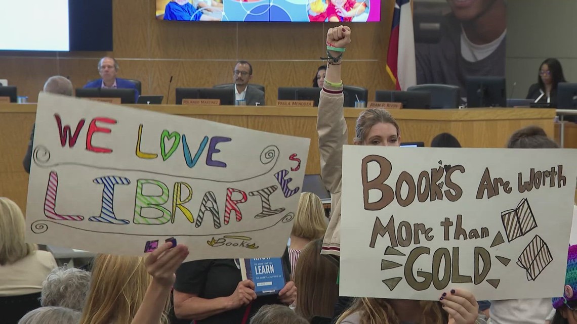 Protesters at HISD board meeting hold 'read-in' - Vimarsana News