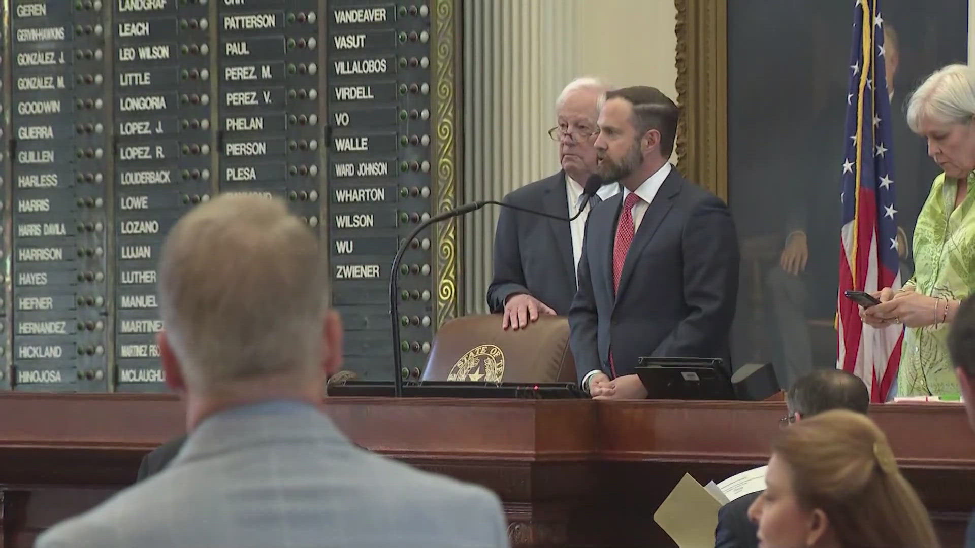 Texas governor calls for 2nd special session as redistricting battle ...