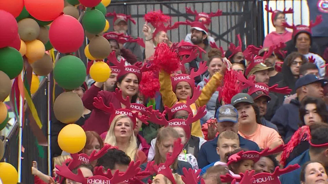 'We Had A Blast!' Crowd Thrilled The H-E-B Thanksgiving Day Parade ...