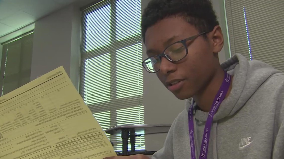 Houston-area high school students offering free help with taxes