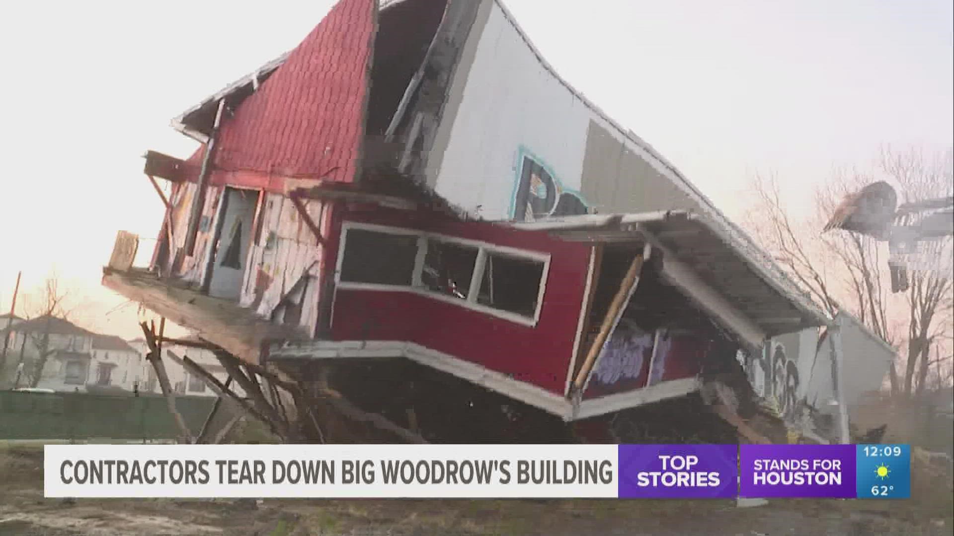 After being abandoned for nearly seven years, the building that once served as the home for Big Woodrow’s was demolished Friday morning.