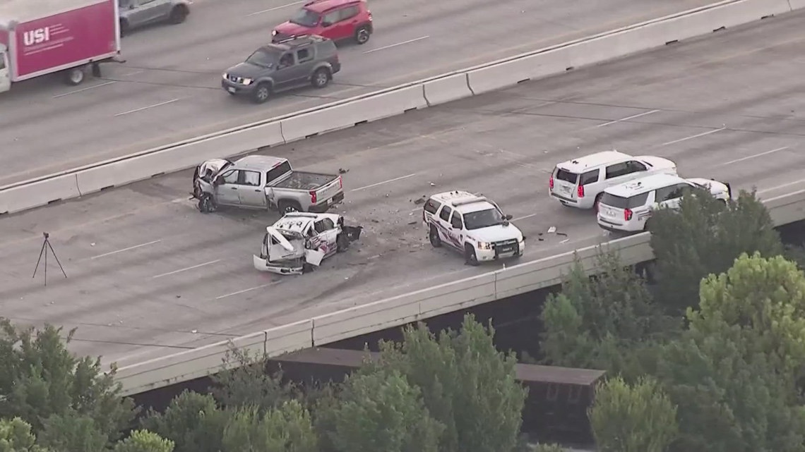 Suspect charged after crashing into 2 Pct. 4 deputies on Beltway 8 at ...