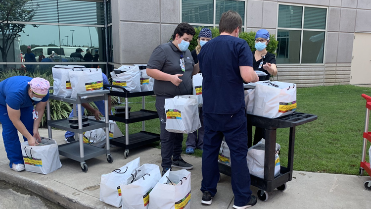 Houston Rockets deliver Easter meals to hospitals