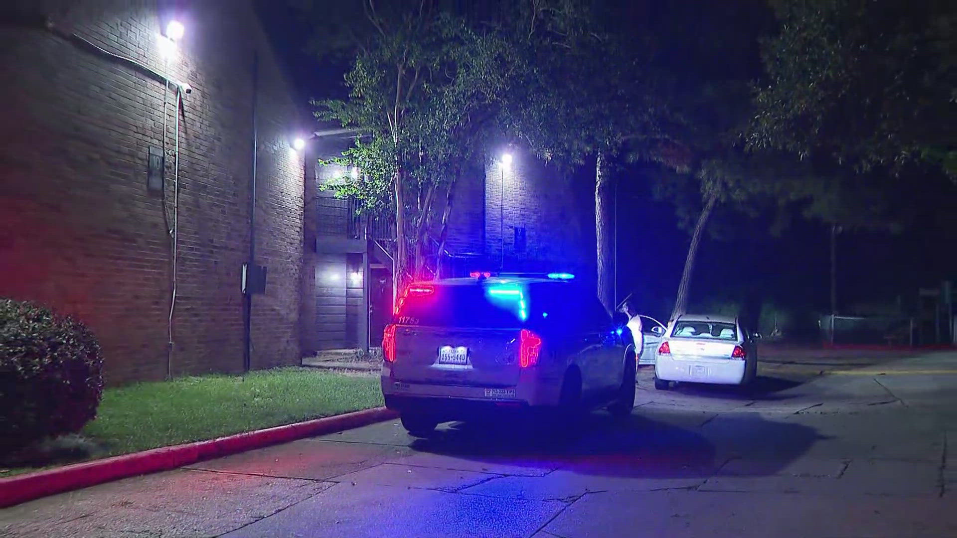 Man found shot to death at apartment complex in north Harris County ...