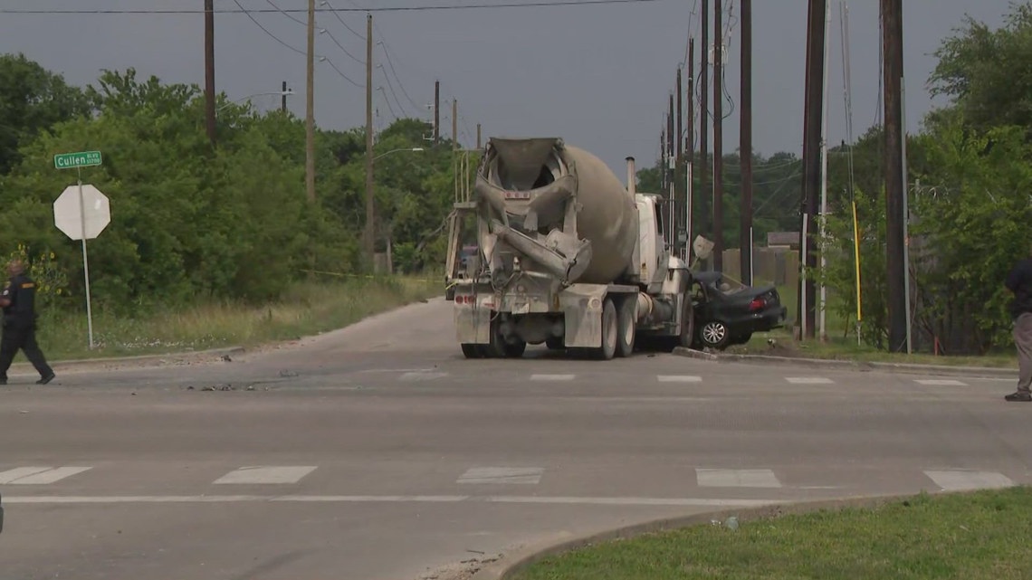 One person killed in crash involving cement truck in Houston's South ...