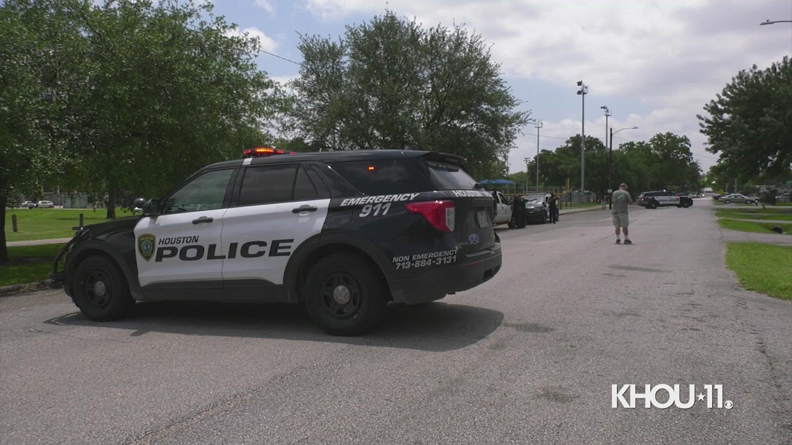 3 teens shot during east Houston argument, police say