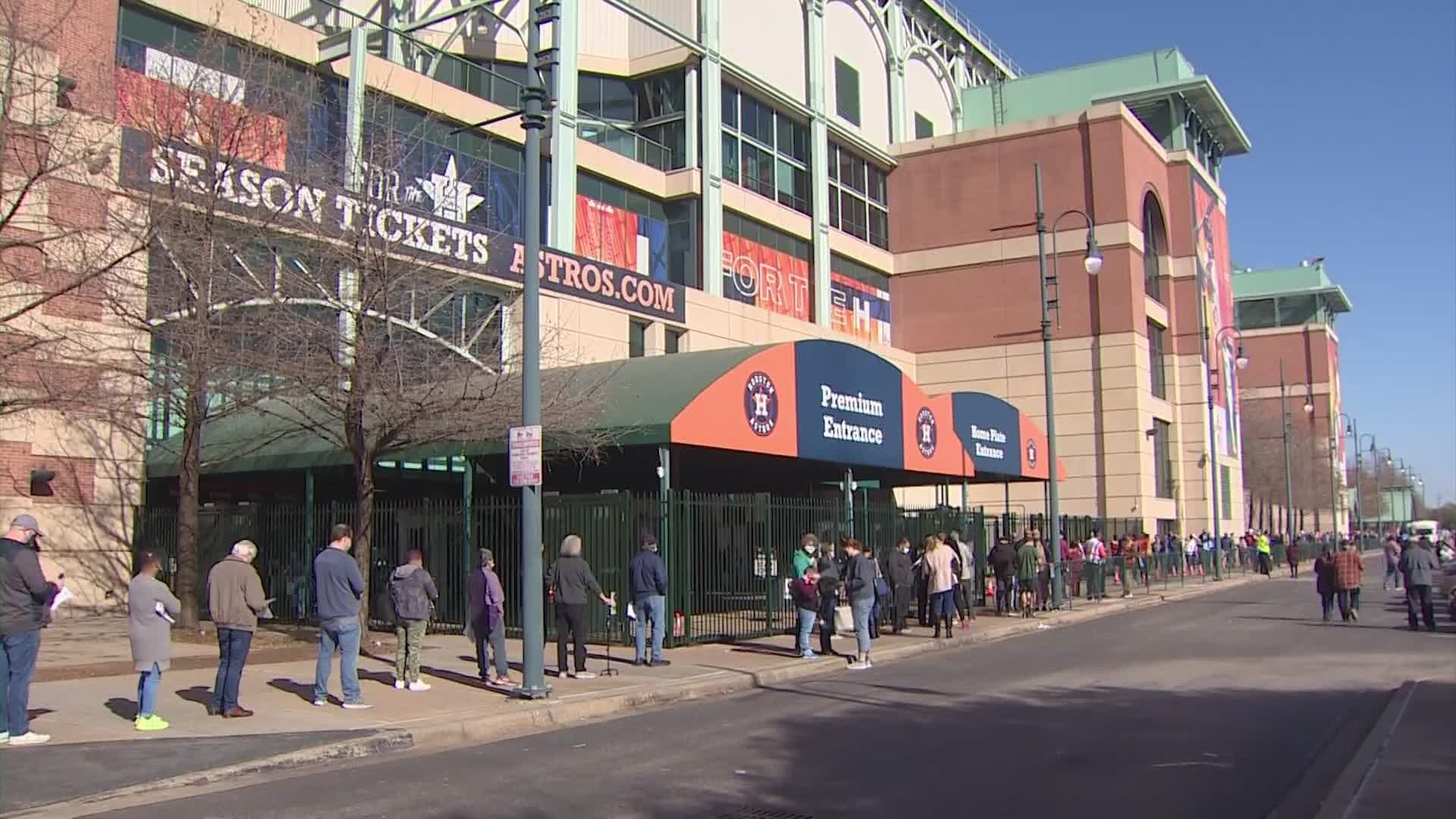 Thousands of people once again flocked to downtown Houston on Saturday for the city of Houston’s second mass distribution of the COVID-19 vaccine at Minute Maid Park