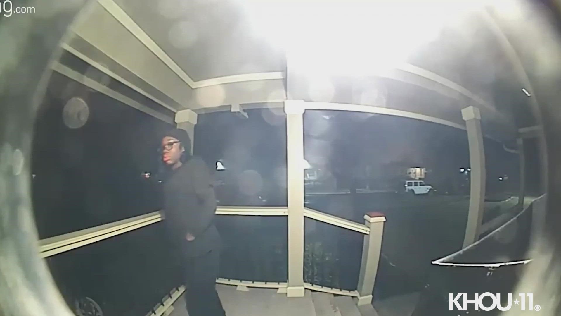Baytown police looking for person of interest in murder case | khou.com