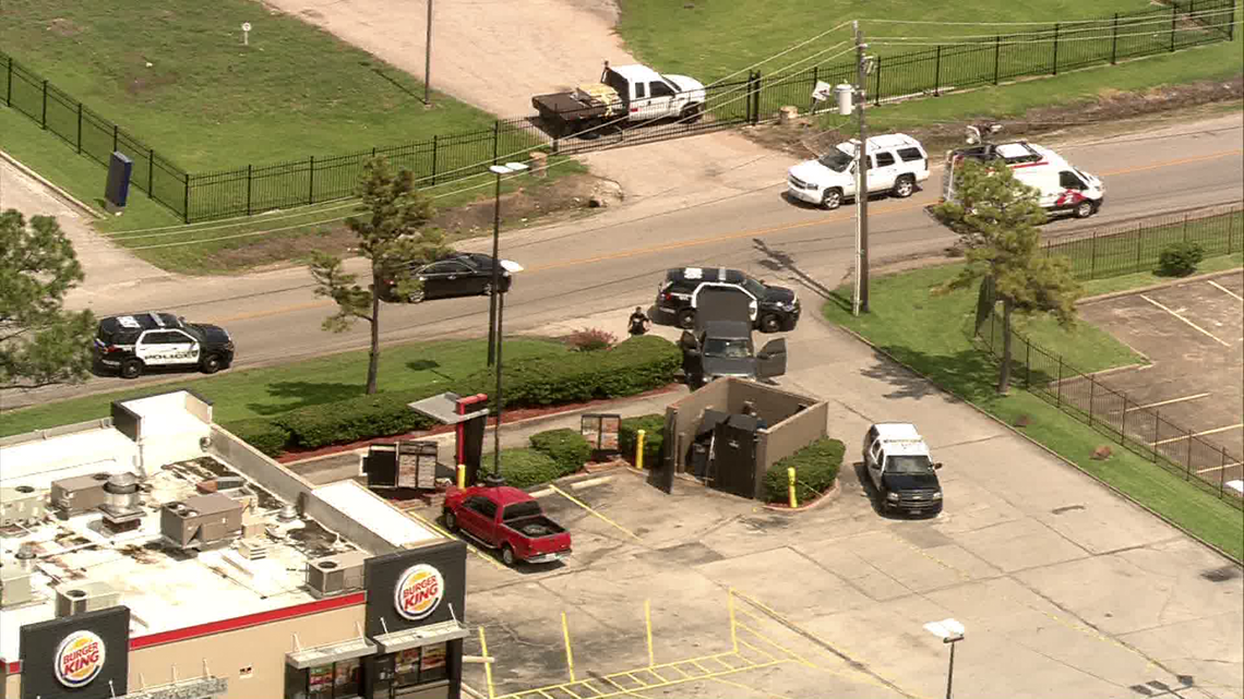 Houston Police Officer Shoots At Suspect After Attempted Carjacking Outside Southwest Houston