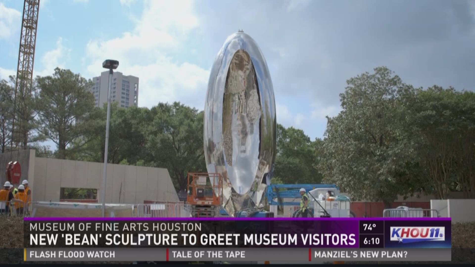 The new "bean" art installation in Houston, similar to the one in Chicago, is causing quite a buzz in the city.