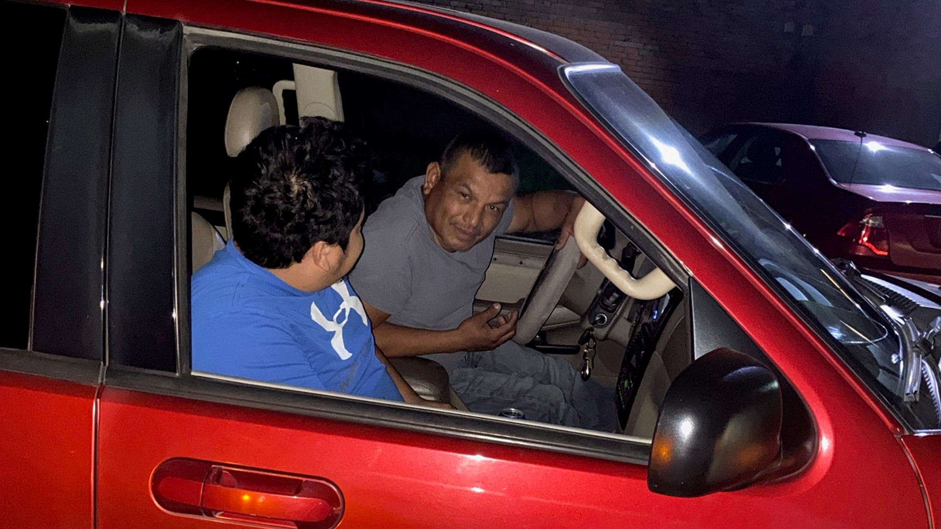 Houston wrecker driver snaps photo of suspects before being shot | khou.com