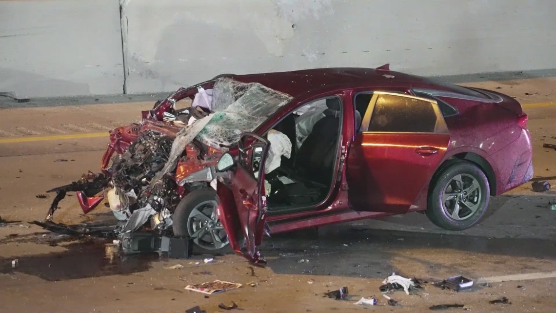 Deadly wrong-way crash closes I-10 East for hours before reopening near downtown Houston